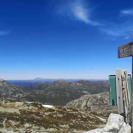 Mountain With A View And Hot Tub Apartmán